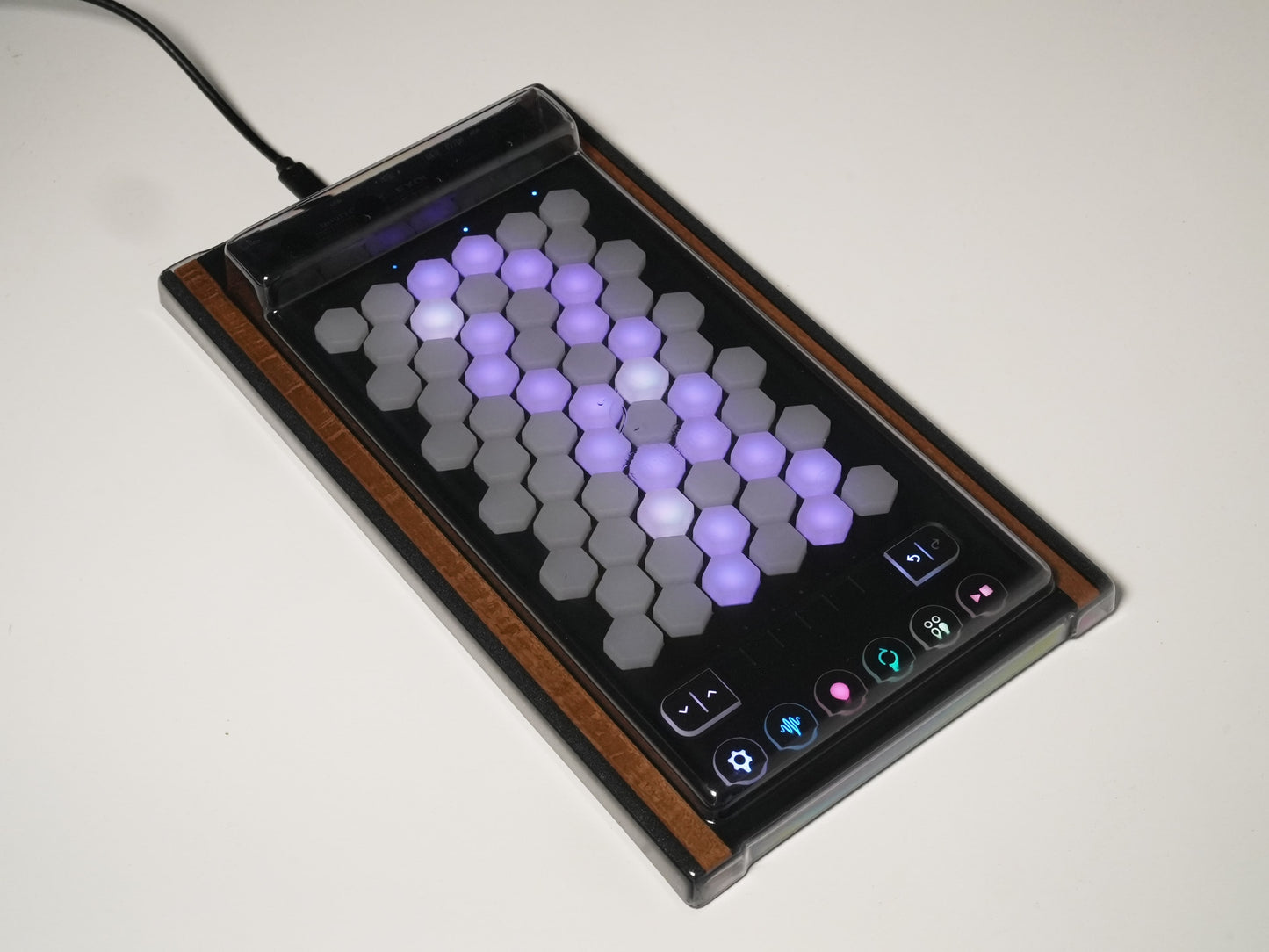 Intuitive Instruments EXQUIS DECKSAVER Cover