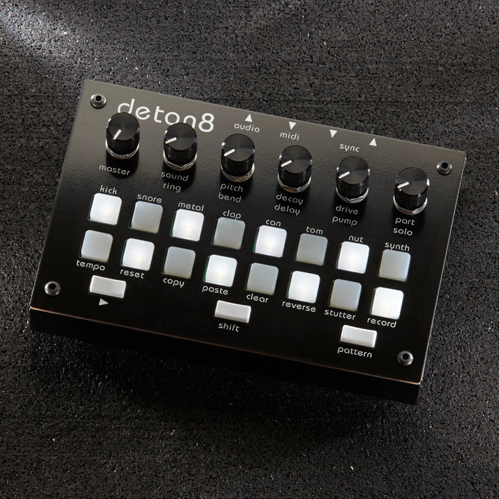 Twisted Electrons Deton8 | Lo-Fi 8-Bit Hybrid Drum Machine & Sampler